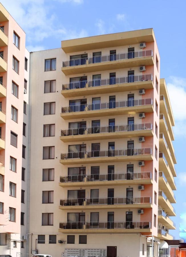Nor Apartments Summerland Мамая Екстериор снимка