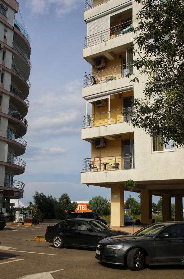 Nor Apartments Summerland Мамая Екстериор снимка