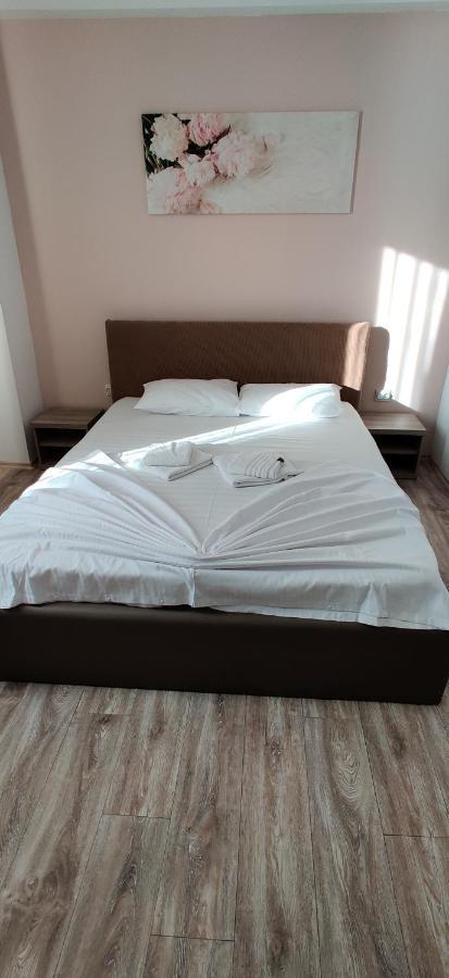 Nor Apartments Summerland Мамая Екстериор снимка